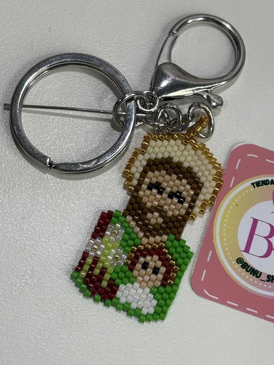 Llavero San José con el Niño Jesús en Miyuki - Accesorio artesanal hecho a mano en Colombia por Bunu Shop